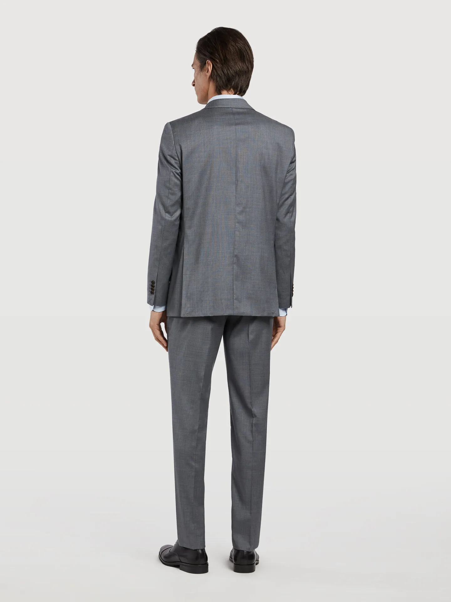 Slim fit nailhead business suit