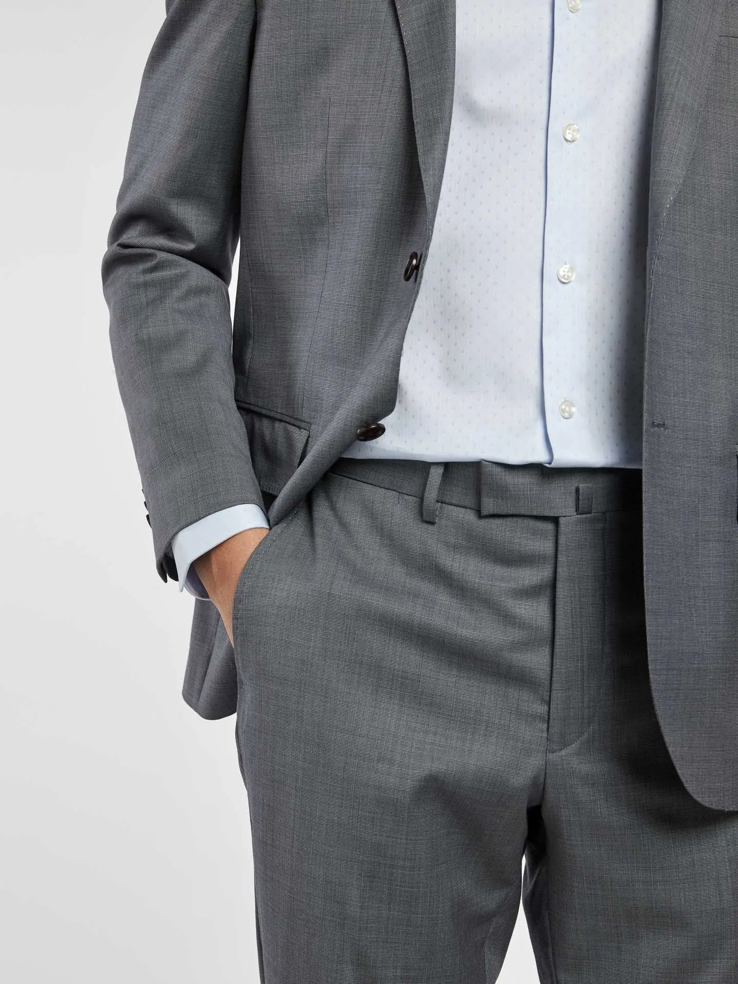 Slim fit nailhead business suit