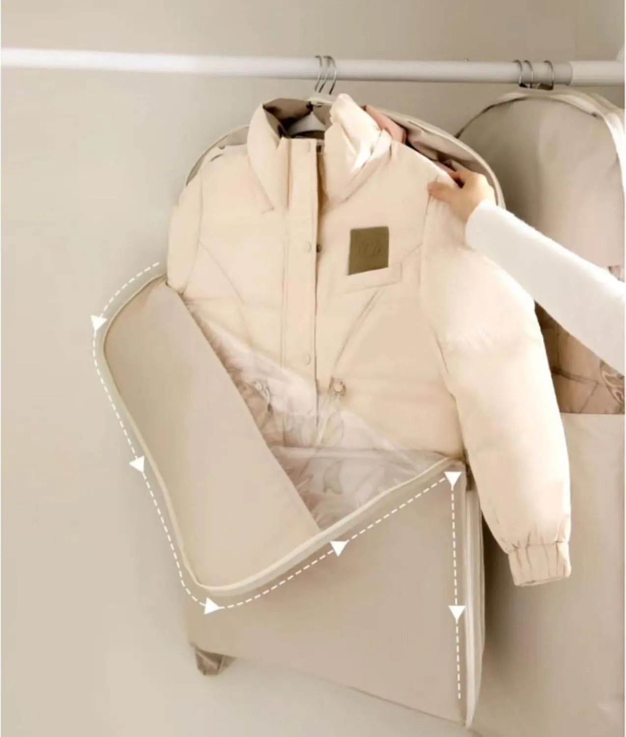 Space Saving Hanging Garment Bag with Self Compression Zipper, Otherwise Garment Bag, 2025 New Space Saving Hanging Protector, Space Saver Closet Organizers (Beige, L)
