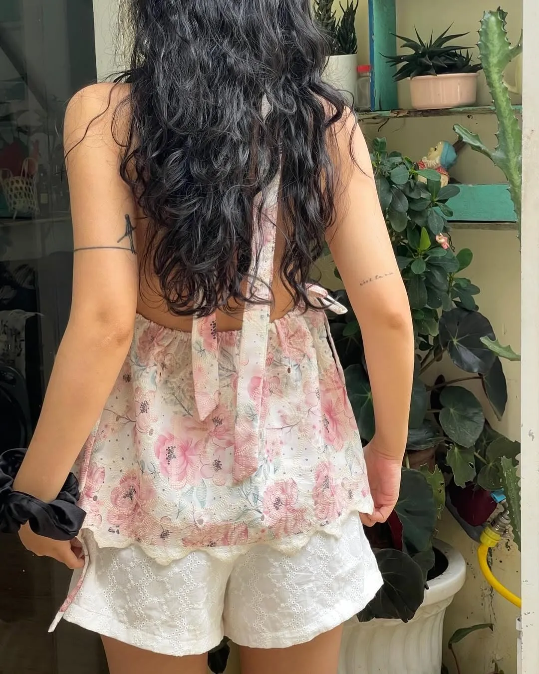 Women Lace Floral Halter Tank Tops Deep V Neck Backless Ruffle Camisole Y2K Bodycon Going Out Vest Streetwear